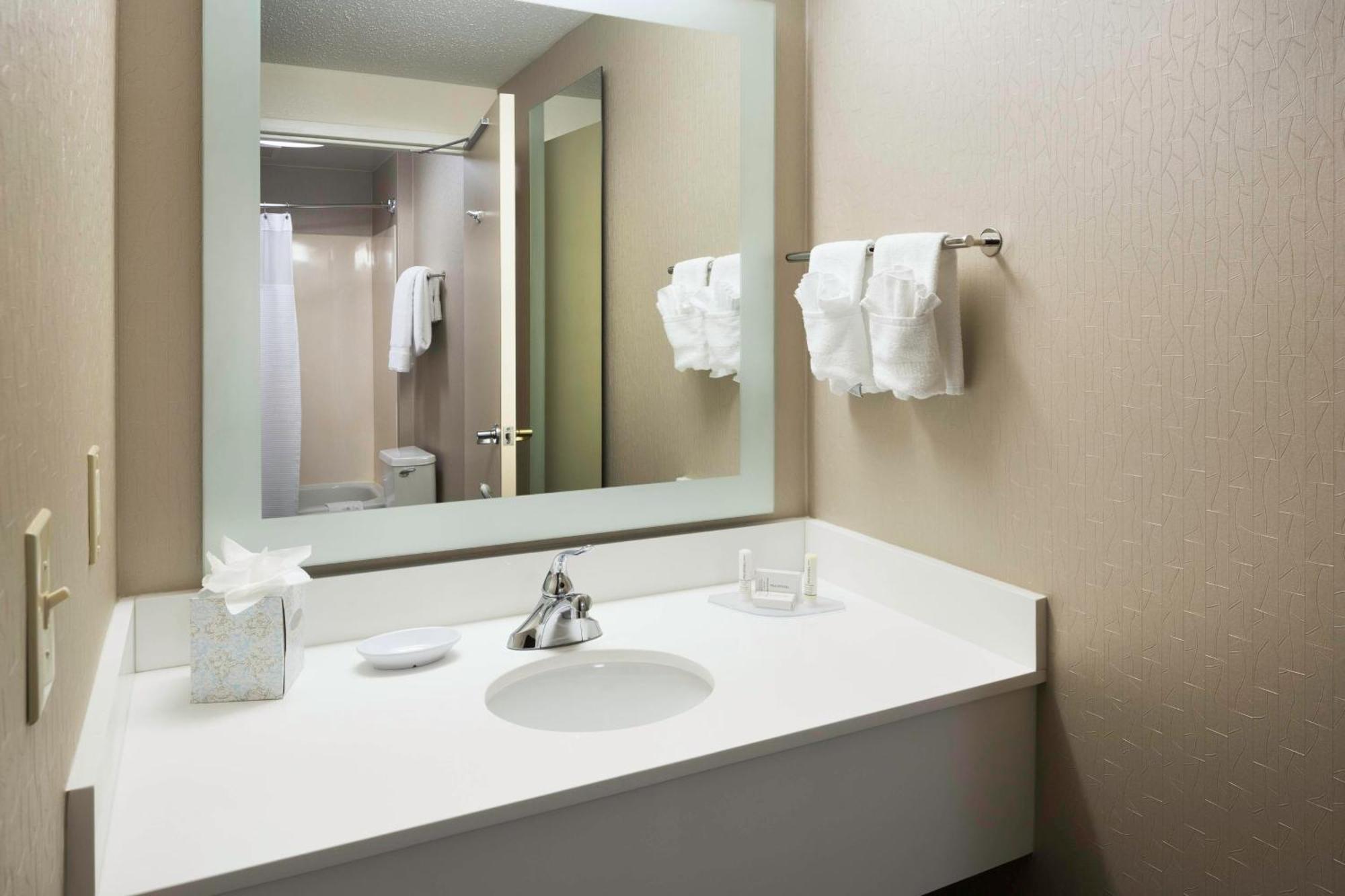 Springhill Suites Мілфорд Екстер'єр фото
