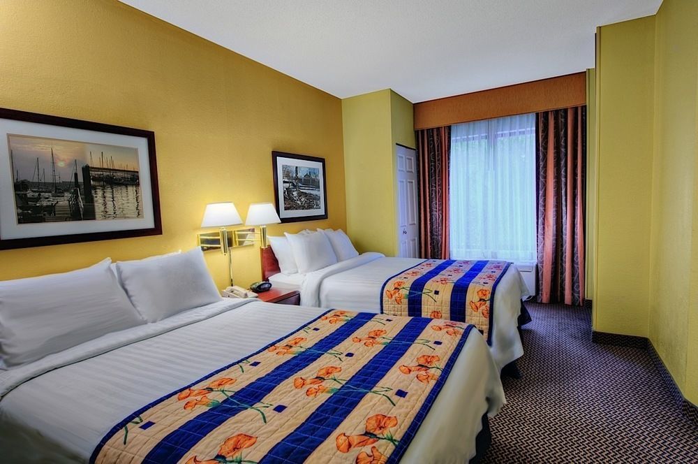Springhill Suites Мілфорд Екстер'єр фото