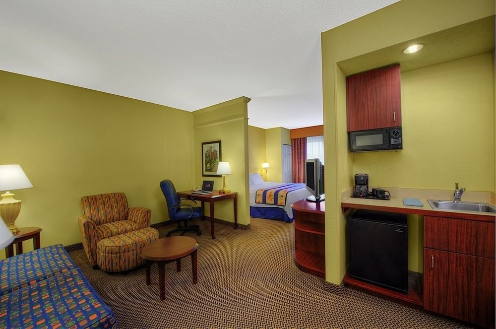 Springhill Suites Мілфорд Екстер'єр фото